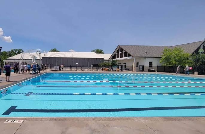 Swimming pool at Genesis Health Clubs Clayview