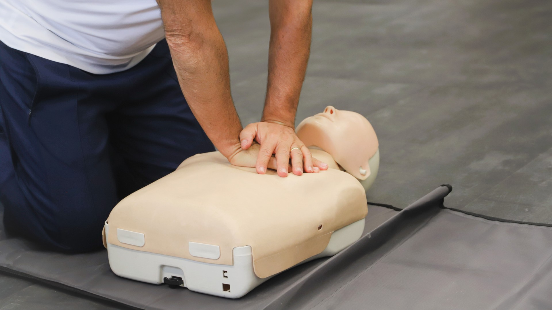 first aid course - company safety - cardiac massage - Basic Life Support